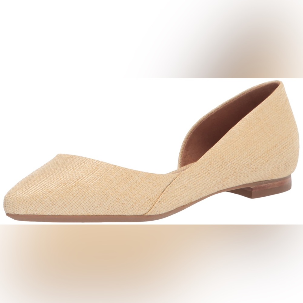 Marc Fisher LTD Women's Sunny Ballet Flat size 6 Light Natural New in box